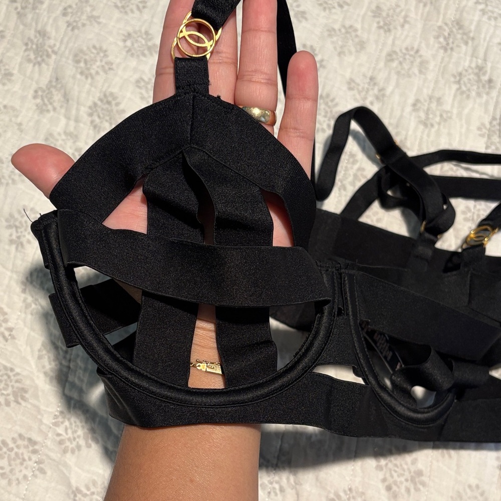 Victoria's Secret Black Strappy Underwire Bra with Gold Rings - Picture 3 of 4